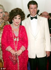 174EF6BE000005DC-3090401-Former_couple_Gina_Lollobrigida_left_87_met_Javier_Rigau_y_Rafol-a-66_1432174892092